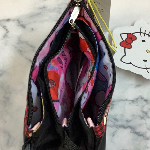 NWT Lesportsac Small Wristlet Hello Kitty - Picture 4 of 6